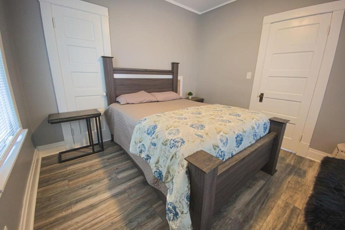 Large 6Br, 2 Bath In Niagara Falls Extérieur photo